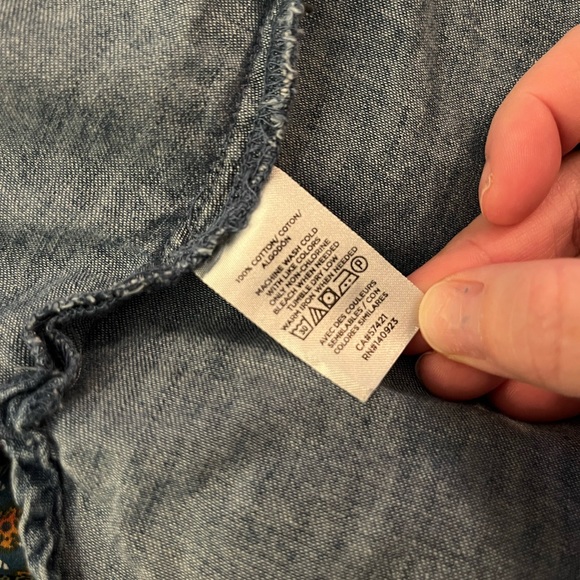 Like New Loft Women’s Denim - Picture 3 of 3